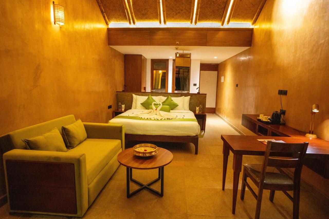 Klov Resort & Spa 瓦亚纳德 外观 照片