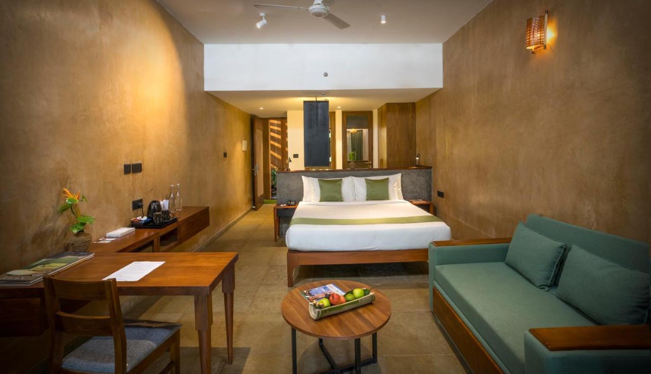 Klov Resort & Spa 瓦亚纳德 外观 照片
